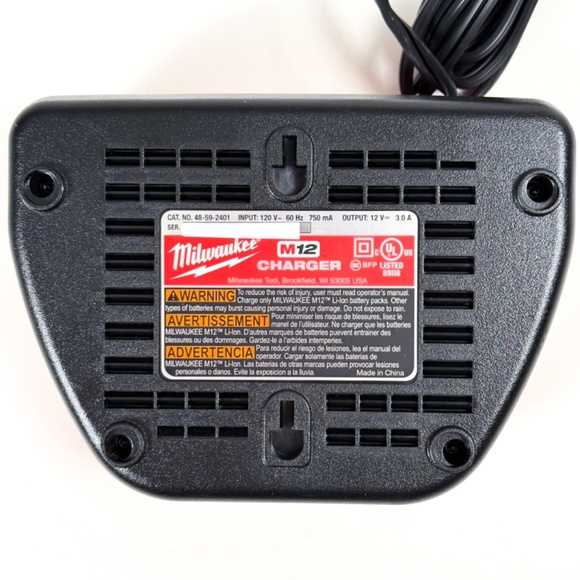 Genuine Milwaukee M12 Battery Charger – Model 48-59-2401 – 12V Lithium-Ion 🔋 - Picture 5 of 6